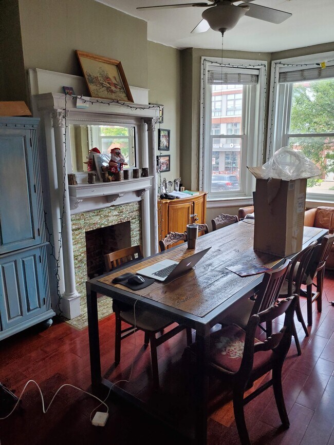 Front room used as open living space - 2009 13th St NW