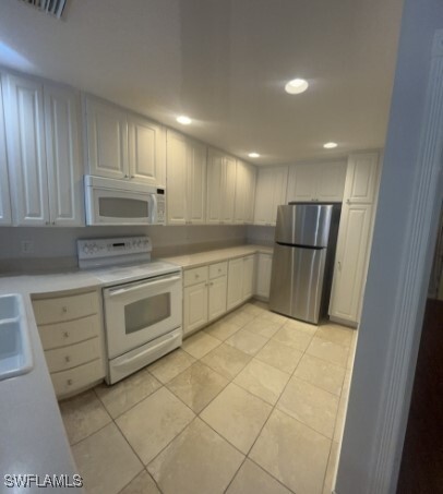 Building Photo - 28279 Jeneva Way