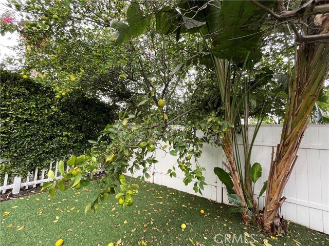 Foto del edificio - 4428 Tujunga Ave