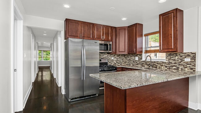 Building Photo - 6459 N Wayne Ave