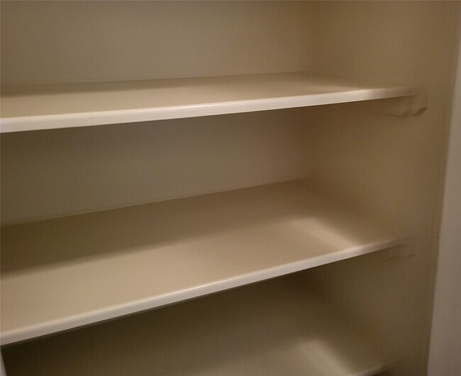 Foto del edificio - 5114 Raven Forest Ln
