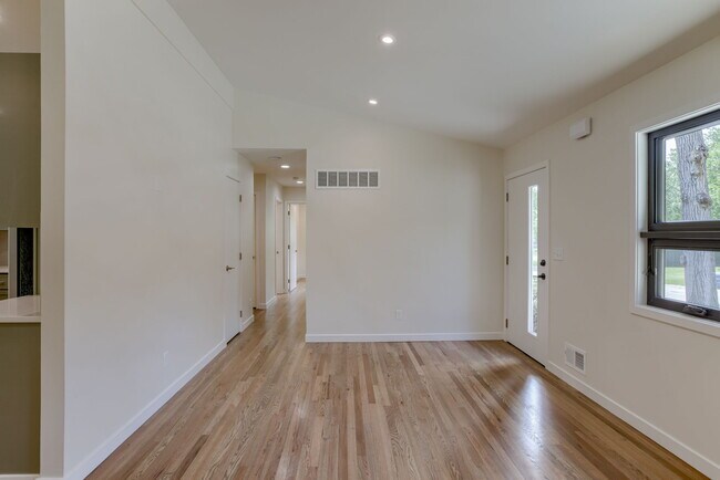 Foto del edificio - 8001 Falmouth St