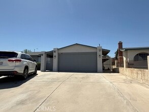 Building Photo - 936 Pinion Dr