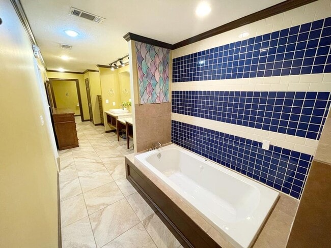 Foto del edificio - NEWER 4 bedroom house