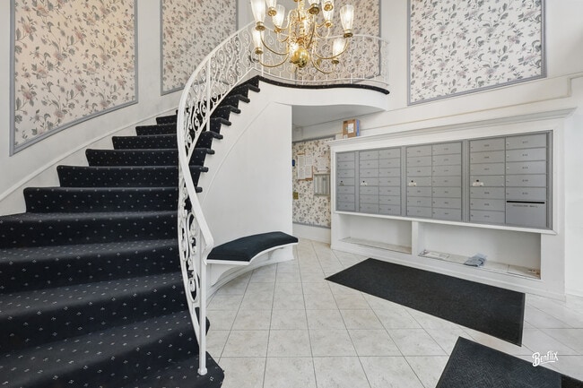 Foto del edificio - 5500 Carriage Way Dr