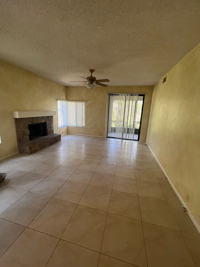 Building Photo - Cypress Trace Condo