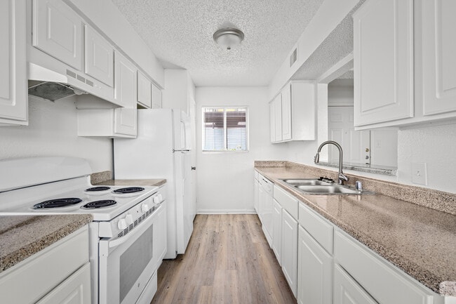 Building Photo - Residences at the Med