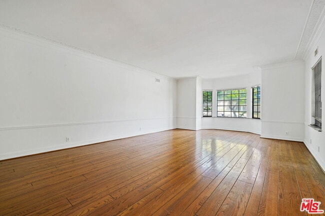 Foto del edificio - 10134 Baywood Ct