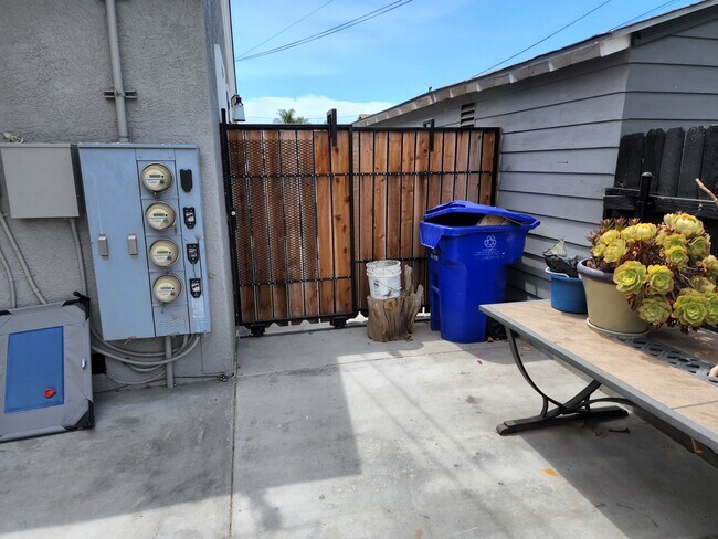 Foto del edificio - 3549 Highland Ave