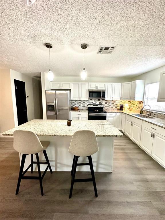 Foto del edificio - 2313 S Swan Ct NE