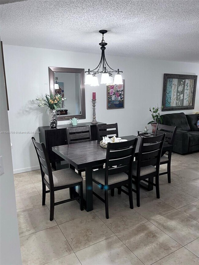 Foto del edificio - 900 SW 142nd Ave