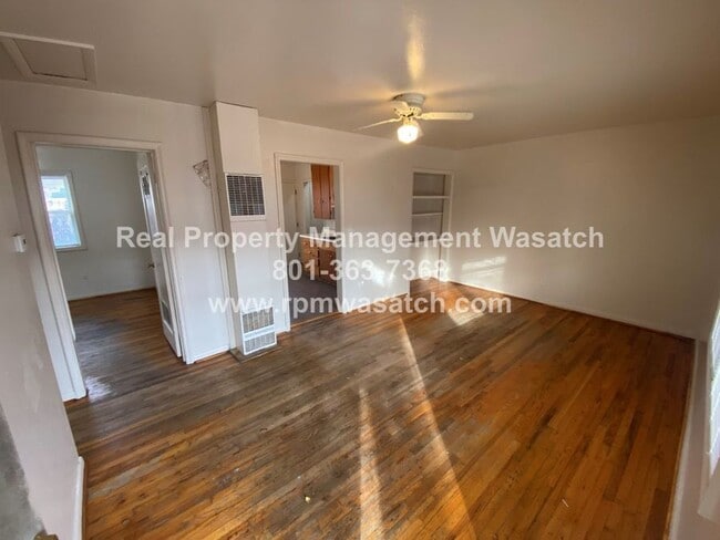 Photo - 1480 S Green St Apartment