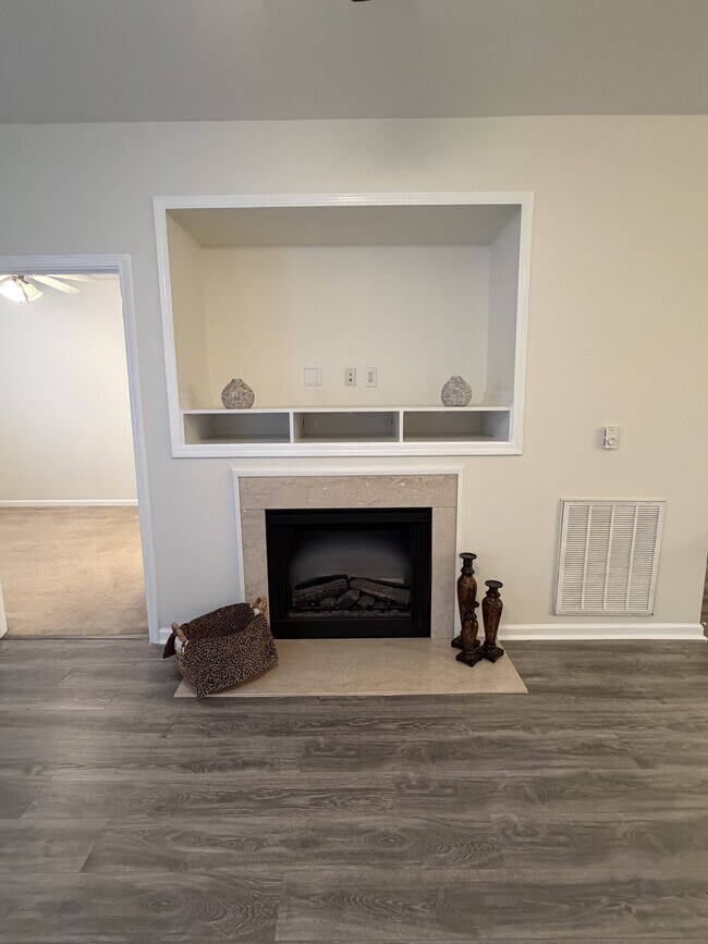 Foto del edificio - 635 Marshtree Ln