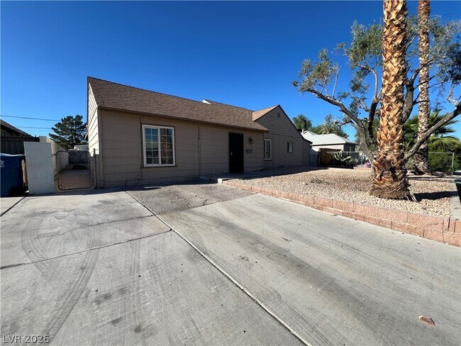 Building Photo - 1304 Wengert Ave