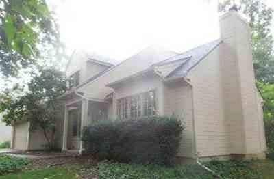 Building Photo - 2407 Avondale St W