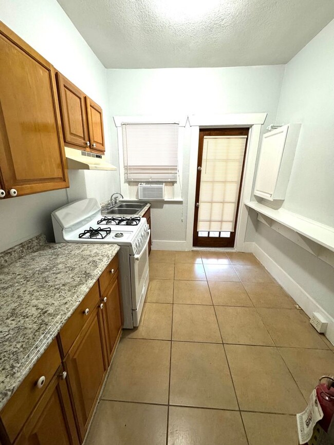 Foto del edificio - 105 N 17th St W
