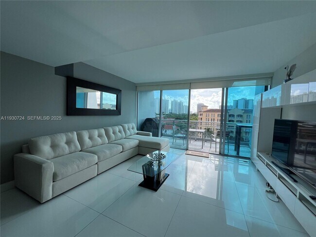 Foto del edificio - 2950 NE 188th St