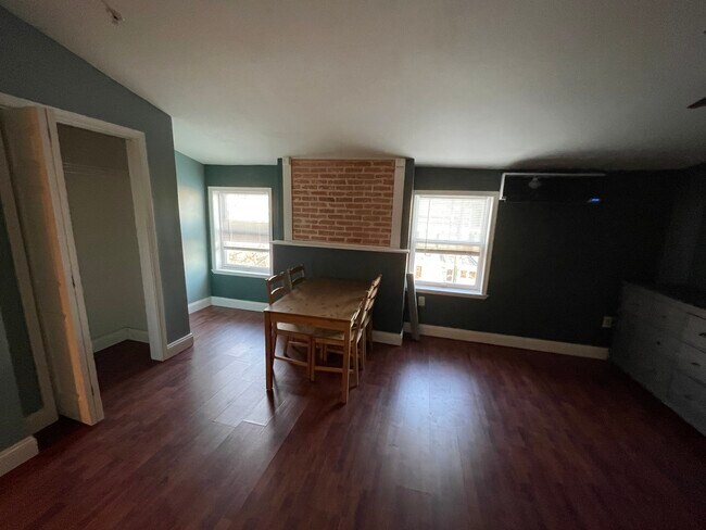 Foto del edificio - 927 N Calvert St