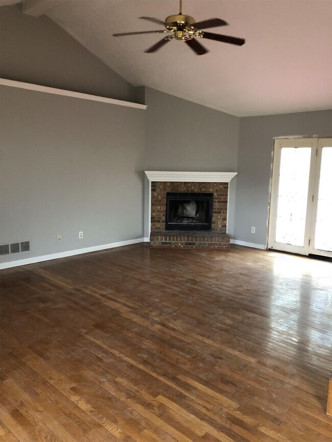 Foto del edificio - 5509 Woodcross Pl