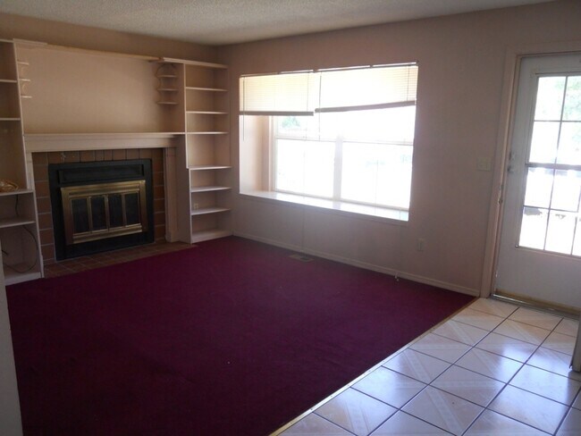 Building Photo - 5 BEDROOM/ 2 BATH IN MONTBELLO - MUST SEE