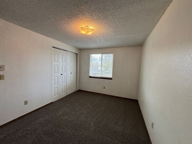 Building Photo - 423 E Dunn