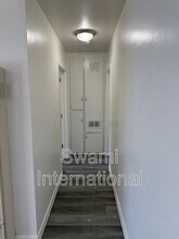 Building Photo - 1102 1/2 W 92nd St