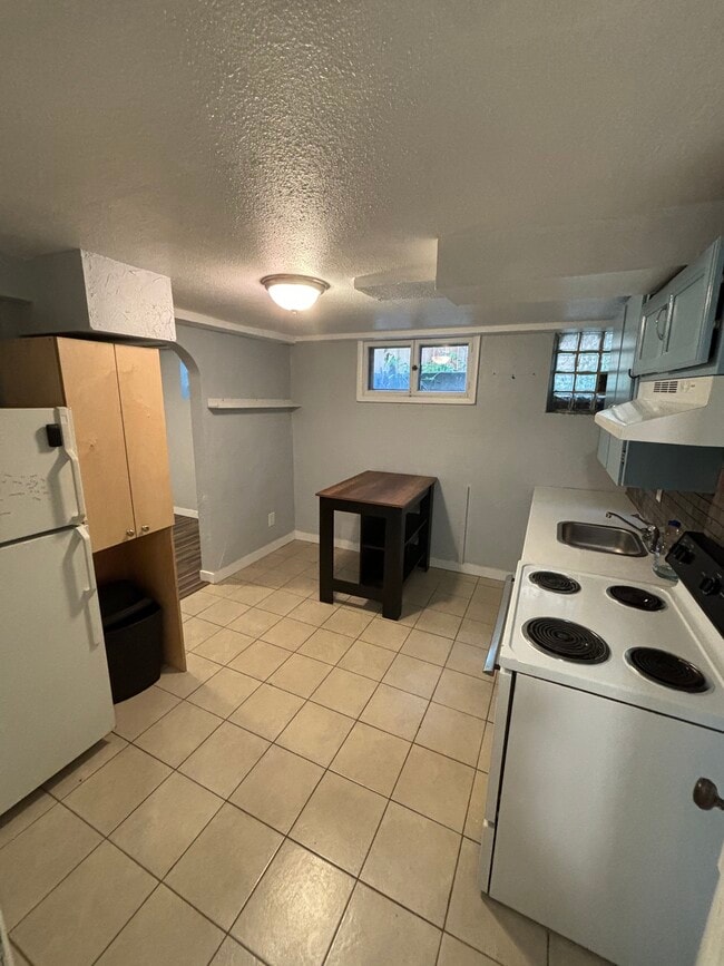kitchen - 1832 S Williams St