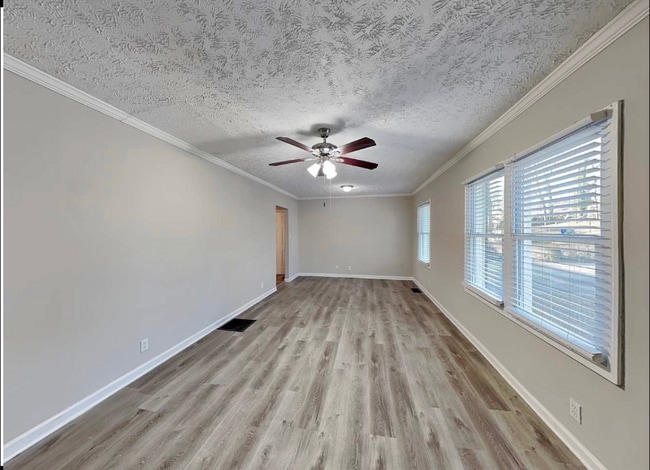 Building Photo - 44 Pearsall Farm Ln