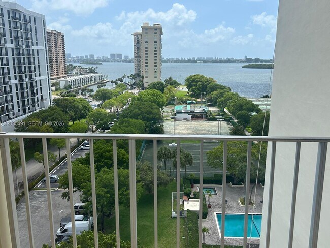 Foto del edificio - 11111 Biscayne Blvd