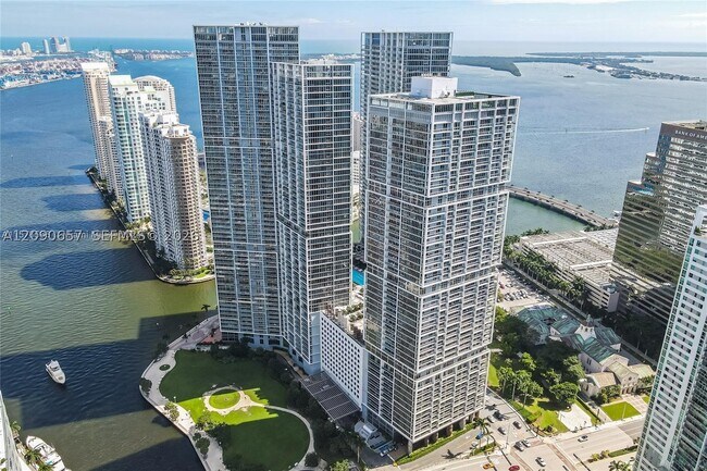 Foto del edificio - 475 Brickell Ave