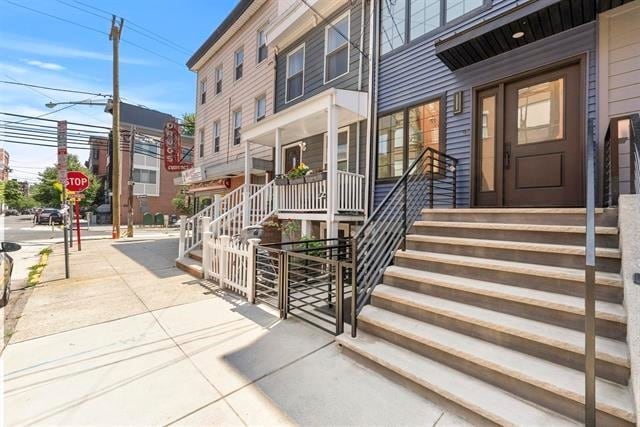 Building Photo - 327.5 7th St