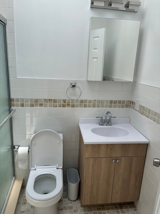 Foto del edificio - 4465 23rd St