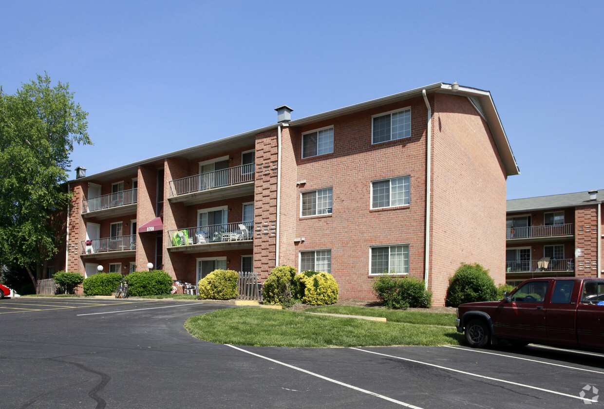 Primary Photo - Signal Hill Apartments