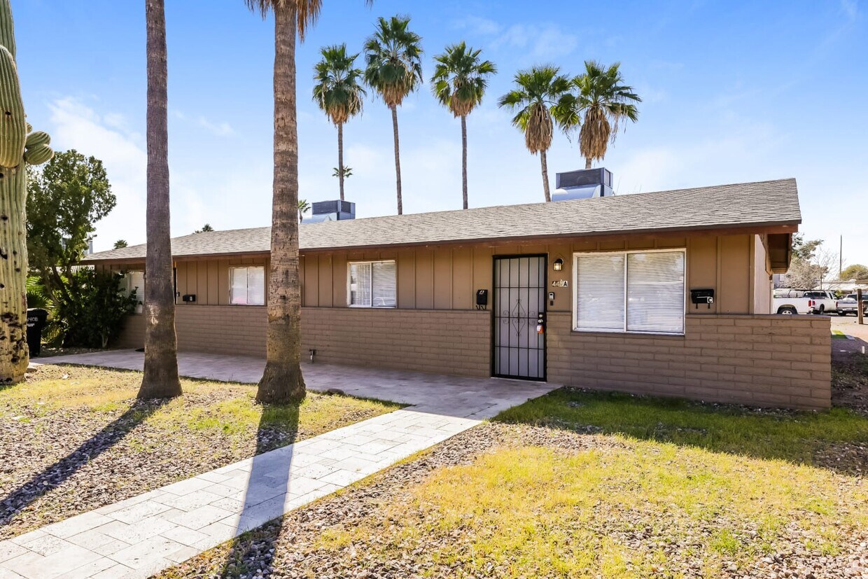Primary Photo - 440 S Hall Unit A