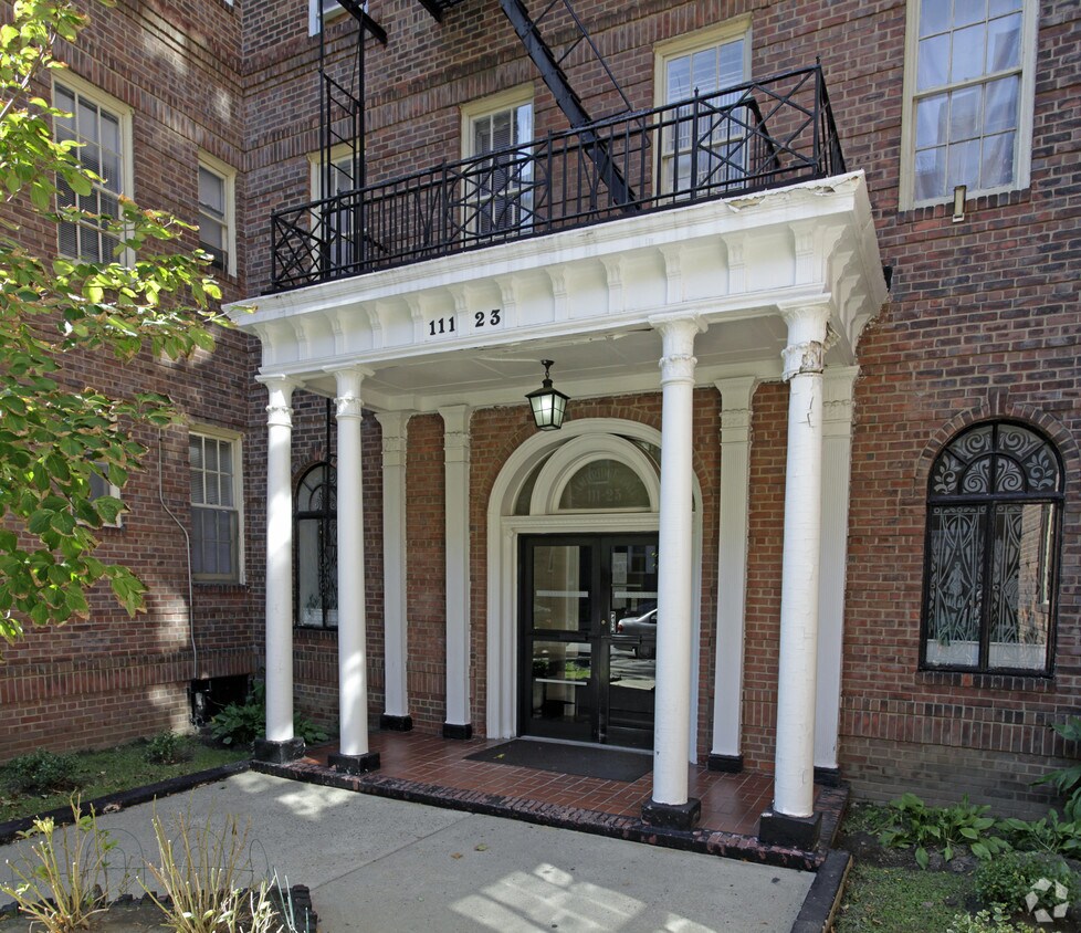 Entrada - Cambridge Hall
