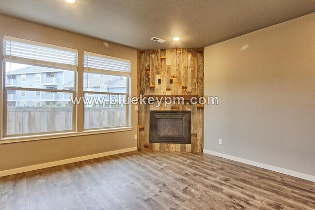 Foto del edificio - 3 Bed, 2.5 Bath Townhome in Orchards by Pr...