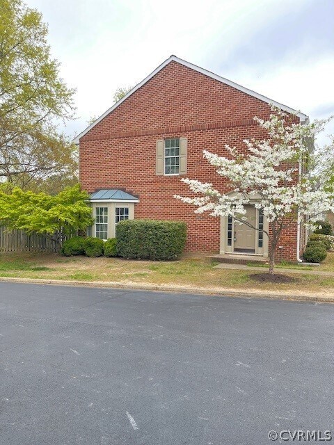 Building Photo - 7832 Balineen Ct