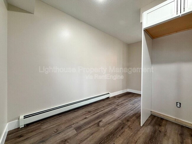 Foto del edificio - 2633 Woodward Ave SW