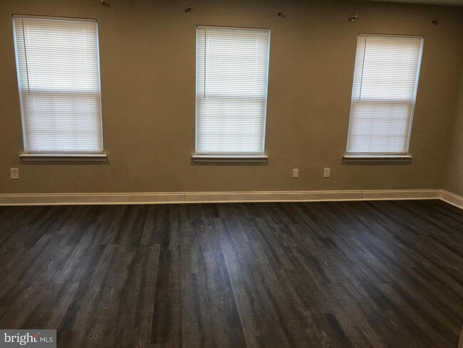 Foto del edificio - 1556 S Coventry Ln