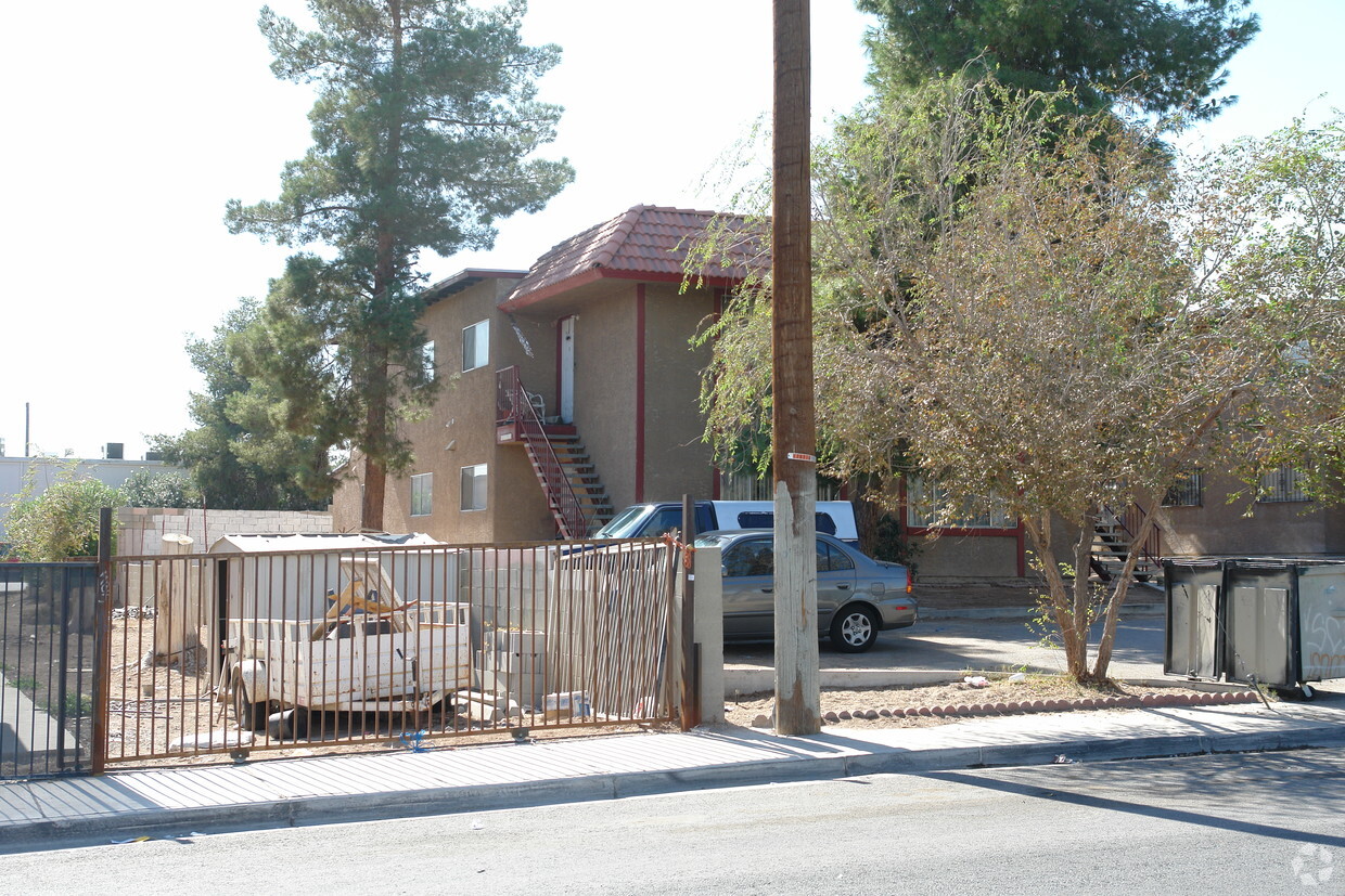 Building Photo - 3640 Johnson Ave