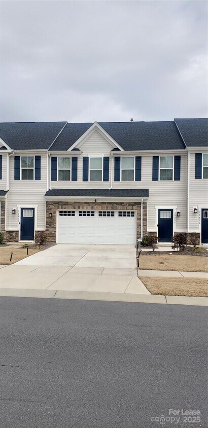 Foto principal - 10408 Dalton Woods Ct NW