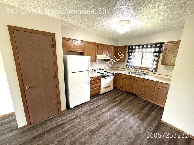 Foto del edificio - 608 W 3rd St