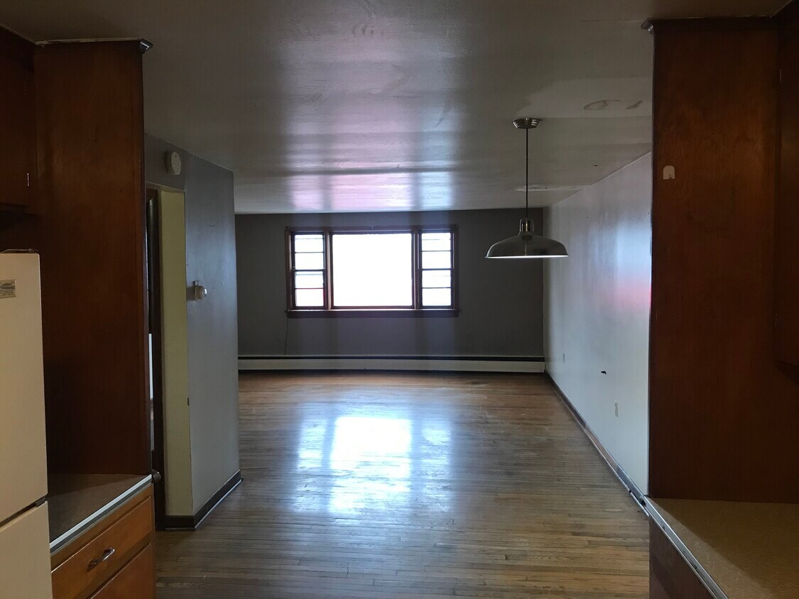 Living Room - 1323 Cemetery St