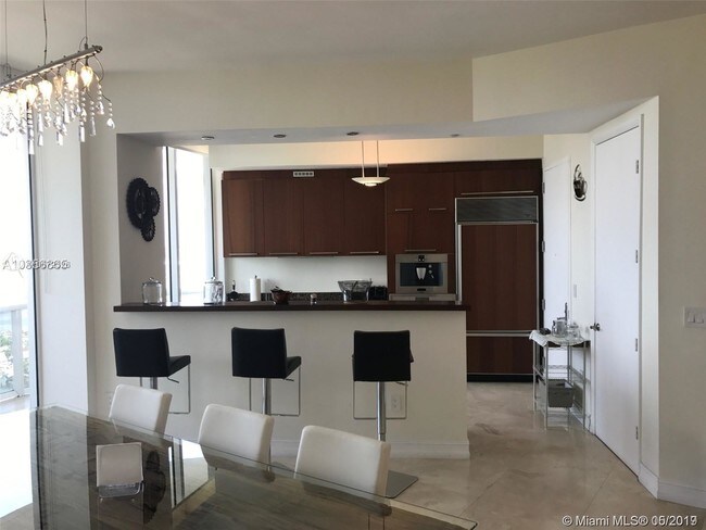 Foto del edificio - 16001 Collins Ave