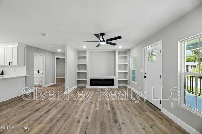 Building Photo - 1309 Summit St