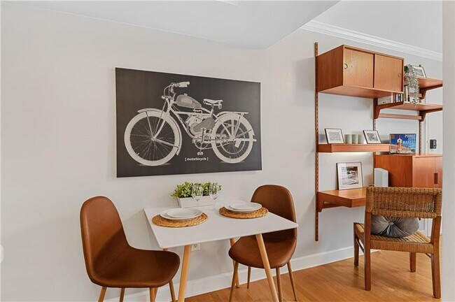 Foto del edificio - 960 St Charles Ave NE