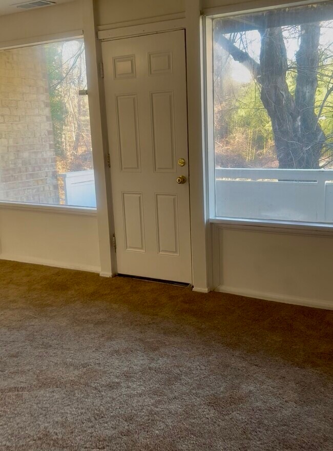 Foto del edificio - 558 Wilson Bridge Dr