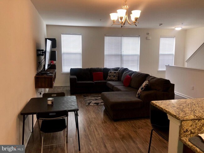 Foto del edificio - 170 Creekside Way