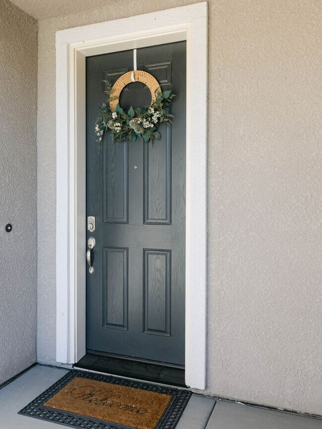 Foto del edificio - Lovely 3 bedroom home for rent in Hanford CA