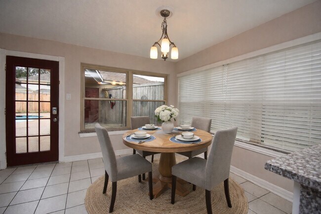 Foto del edificio - 21106 Park Mt Dr